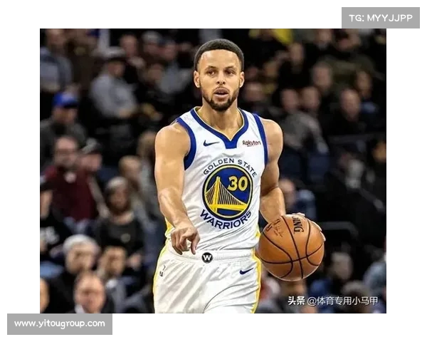 库里荣获2025年NBA最佳球员奖创历史新篇章引发篮球界热议 库里荣获2025年NBA最佳球员奖创历史新篇章引发篮球界热议